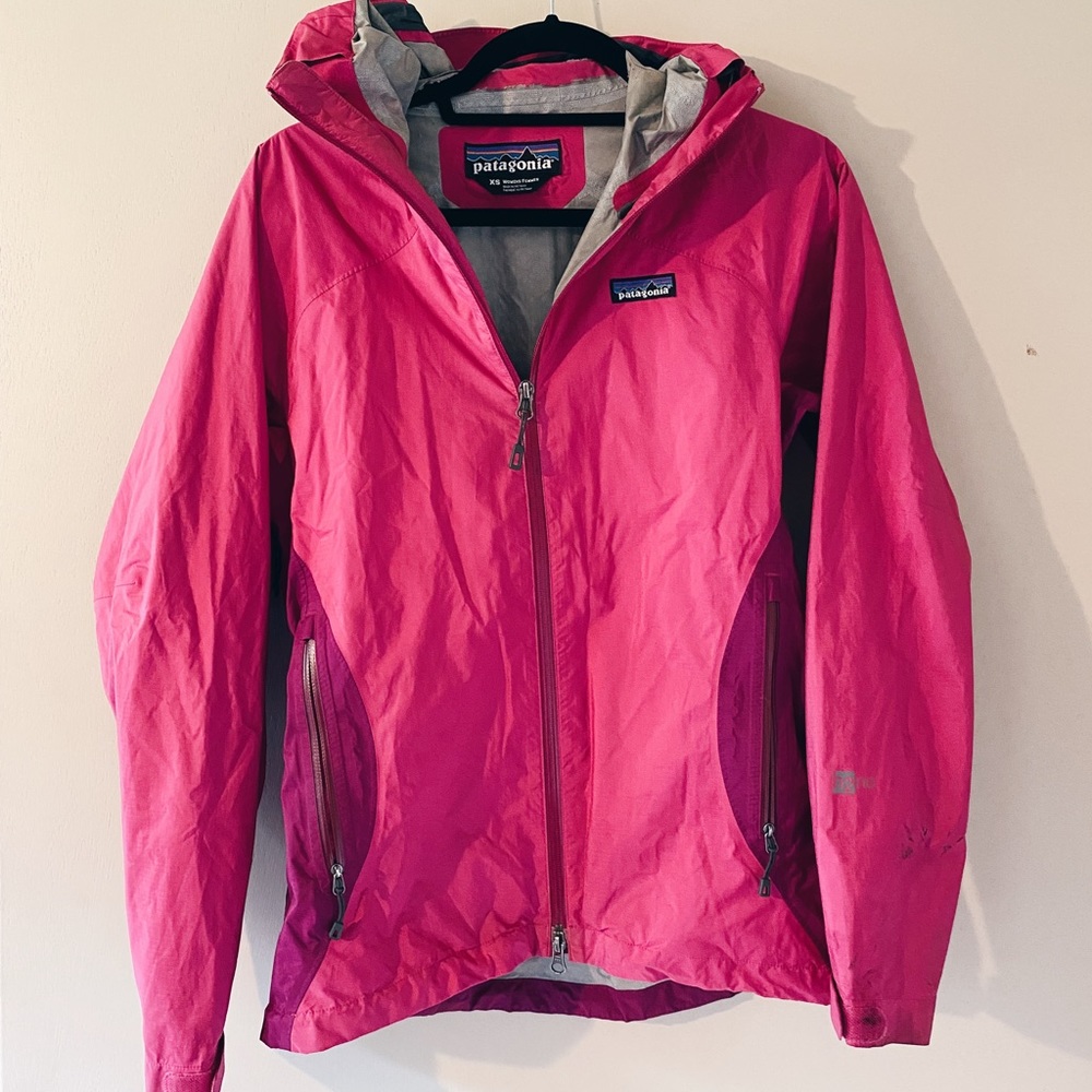 PATAGONIA womens rain jacket